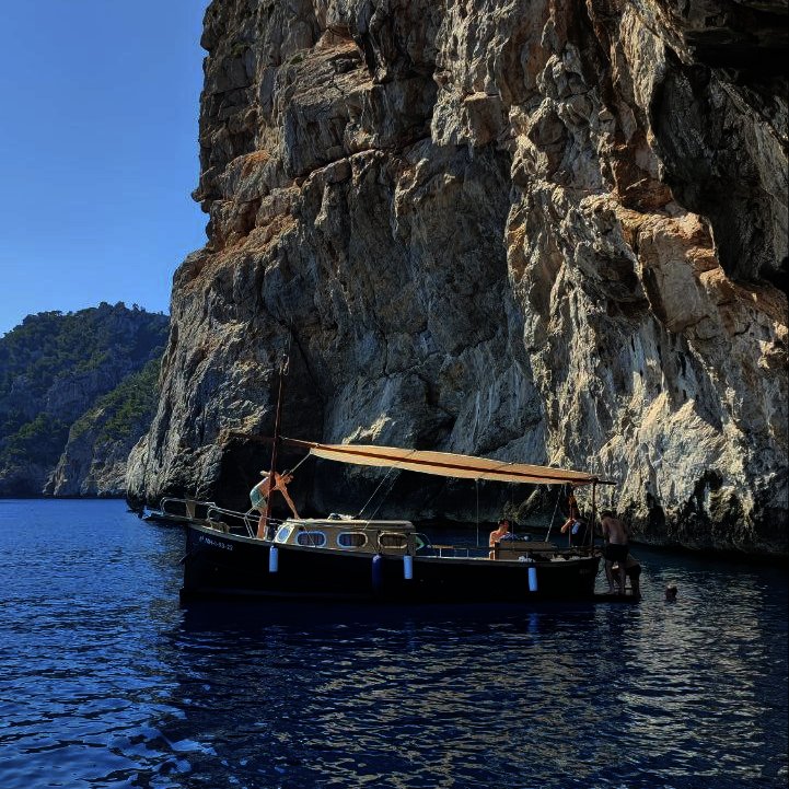 photo_2023-10-07_04-01-45-cut